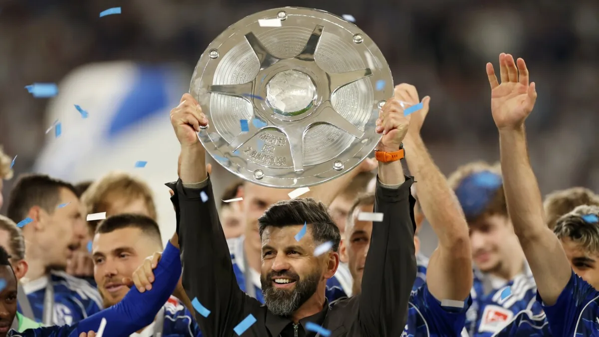 S04: Wann kommt Lindstrøm? BVB an Eintracht-Verteidiger dran! | Transfer Update