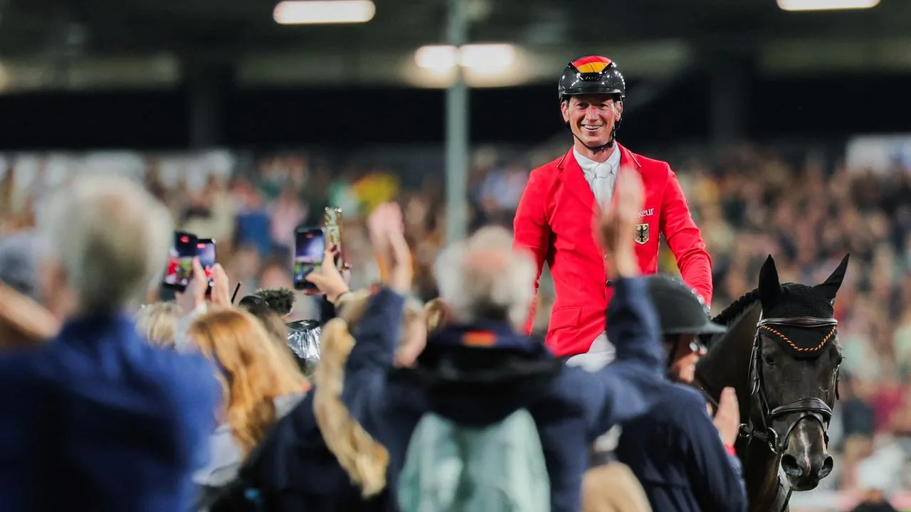 Reiten: Deutschland ist Weltmeister – Erstes Mannschafts-Gold für die Springreiter seit 16 Jahren - BILD